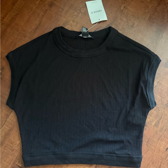Forever 21 Tops - Forever21 new crop  Black Top